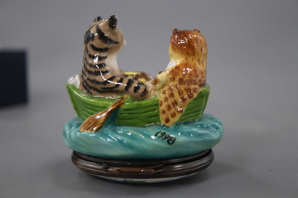 A Halcyon days enamel The owl and The Pussycat snuff box